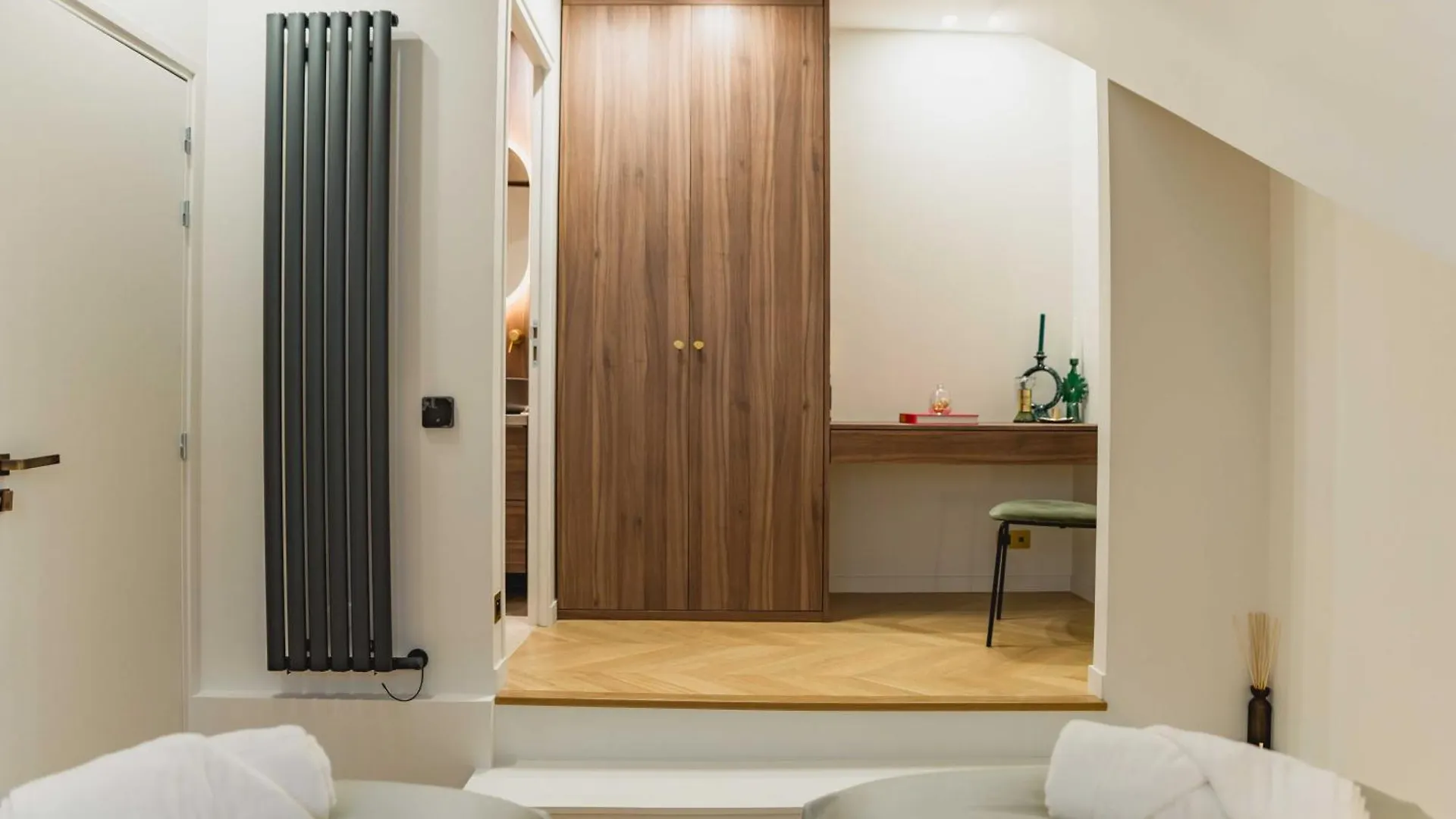 Apartment Spacious Loft With Spa - 4Br-8P - Montmartre Paris France