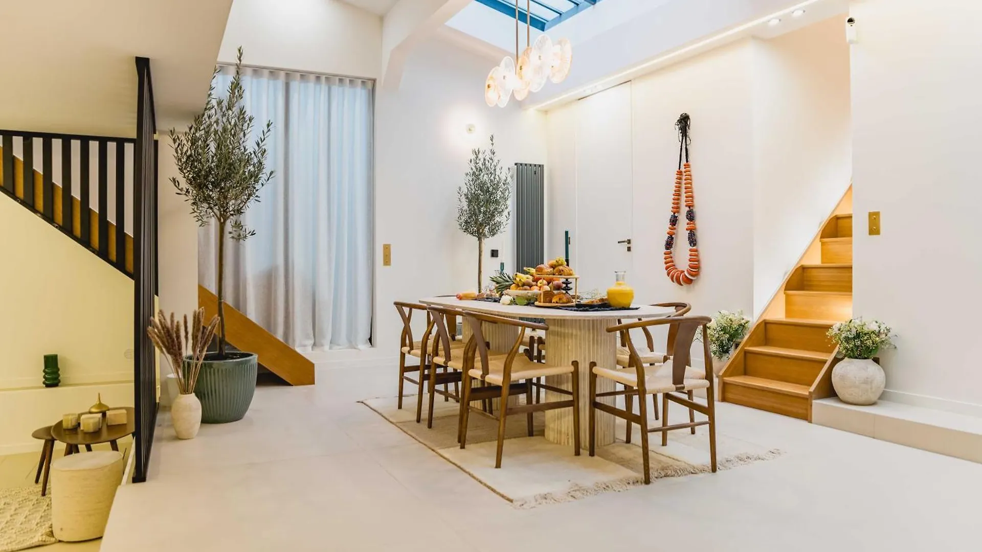 Spacious Loft With Spa - 4Br-8P - Montmartre Paris Apartment