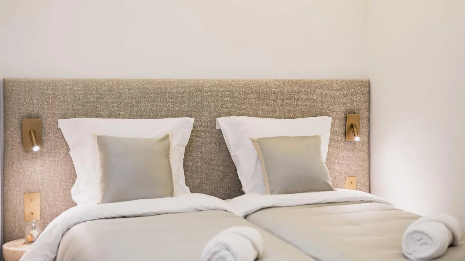Spacious Loft With Spa - 4Br-8P - Montmartre Paris Apartment