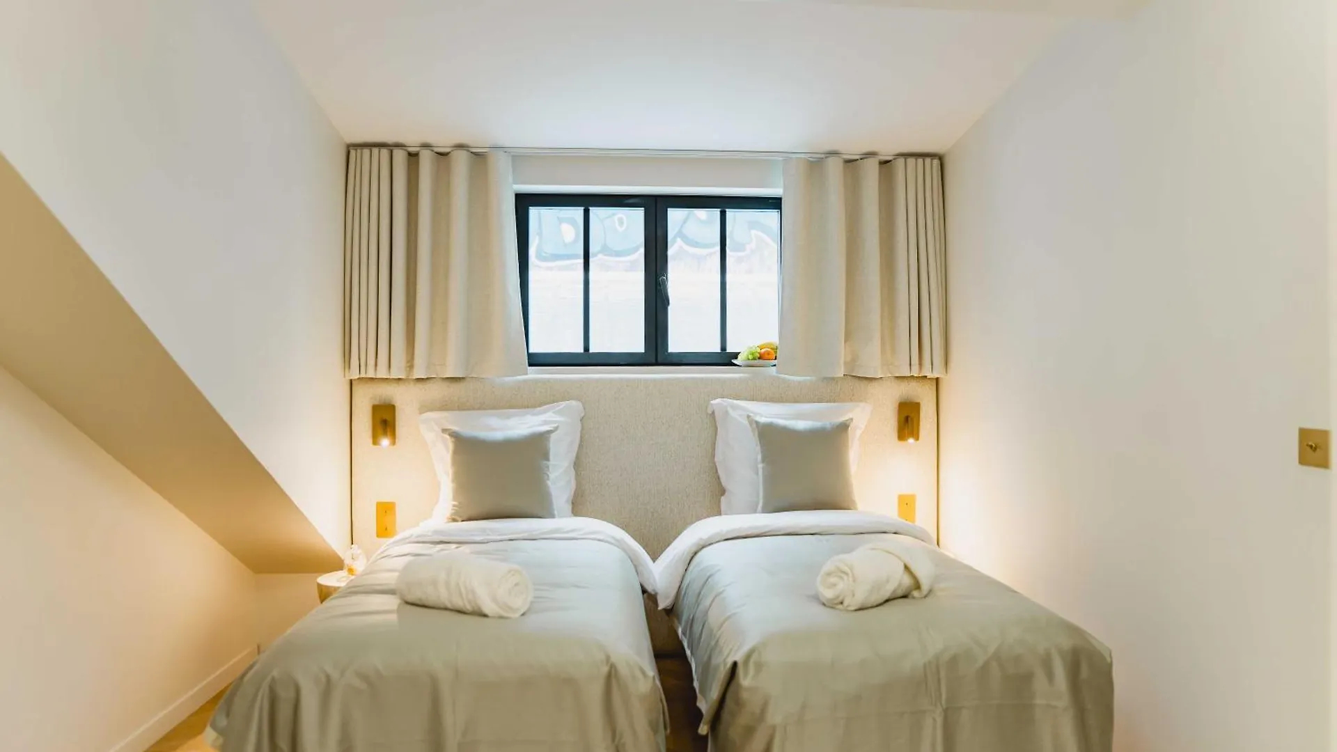 Spacious Loft With Spa - 4Br-8P - Montmartre Paris Apartment