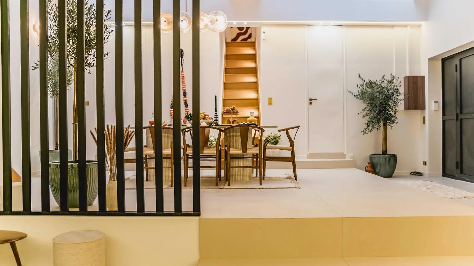 Spacious Loft With Spa - 4Br-8P - Montmartre Paris Apartment