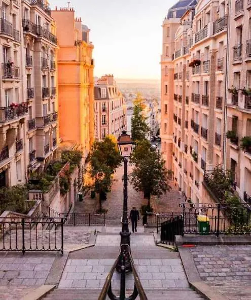 Spacious Loft With Spa - 4Br-8P - Montmartre Paris Apartment